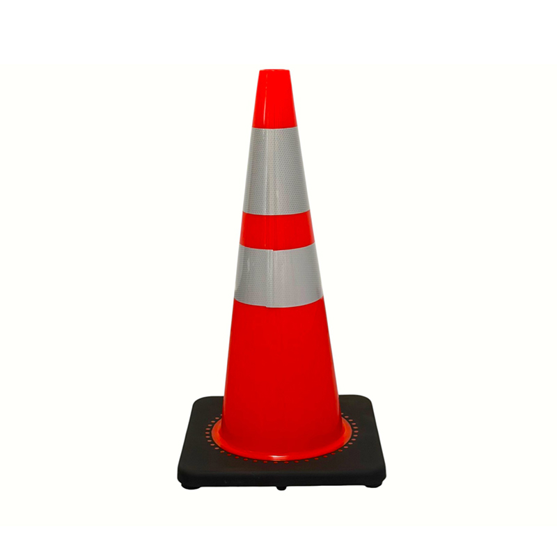 Cône de sécurité routière en PVC à haute élasticité avec base en caoutchouc lestée en option pour le contrôle routier par tous les temps et l'isolation des risques
