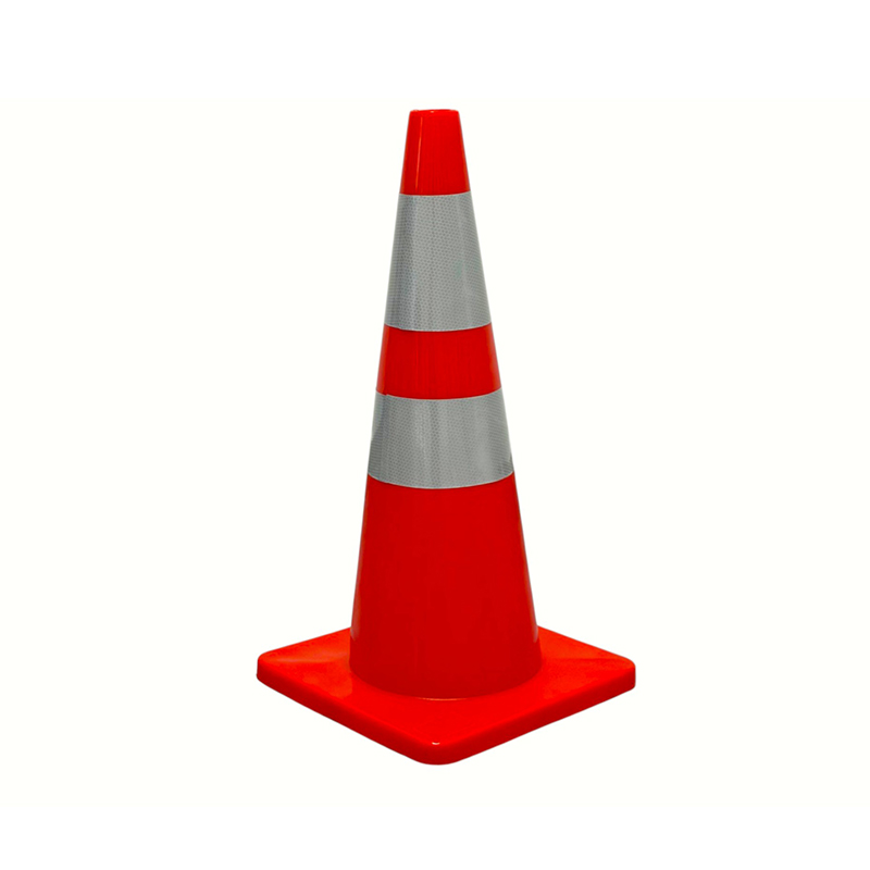 Cône de sécurité routière en PVC à haute élasticité avec base en caoutchouc lestée en option pour le contrôle routier par tous les temps et l'isolation des risques