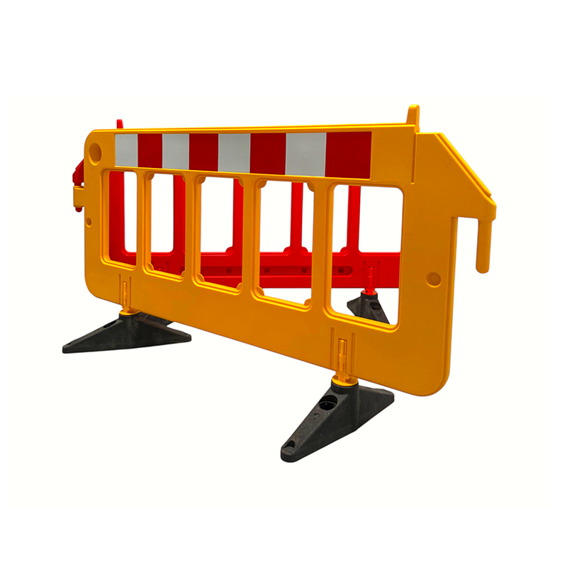 Garde-corps pour piétons à verrouillage intégré moulé par soufflage, rotatif et robuste, de type support