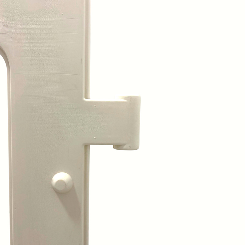 Garde-corps pour piétons à verrouillage intégré moulé par soufflage, rotatif et robuste, de type support