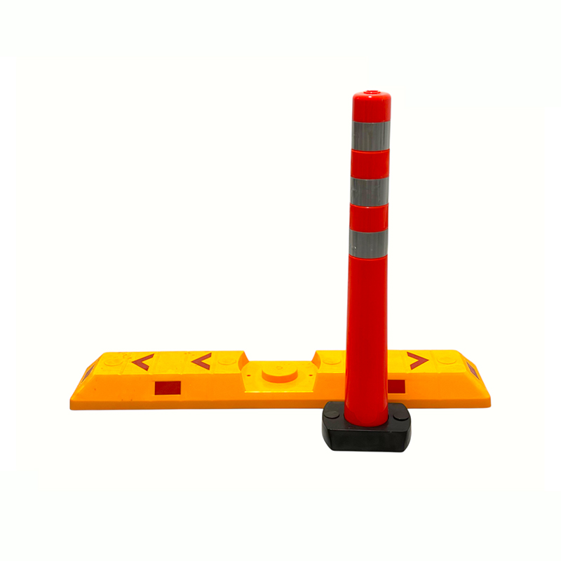 Poteau de délimitation flexible modulaire avec bordure de séparation de voie de circulation