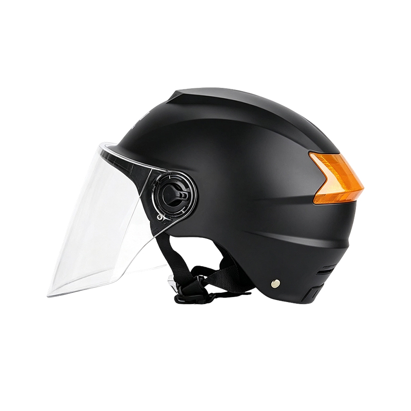 Casque d'équitation utilitaire avec protection oculaire intégrée
