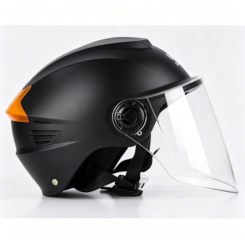 Casque d'équitation utilitaire avec protection oculaire intégrée