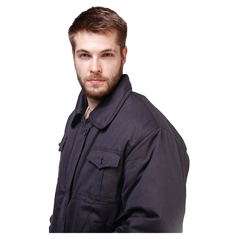 Vêtements ignifuges résistants à la vapeur