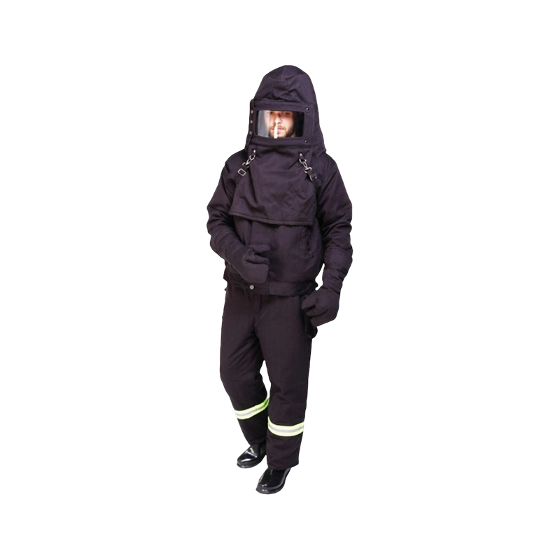 Vêtements ignifuges résistants à la vapeur